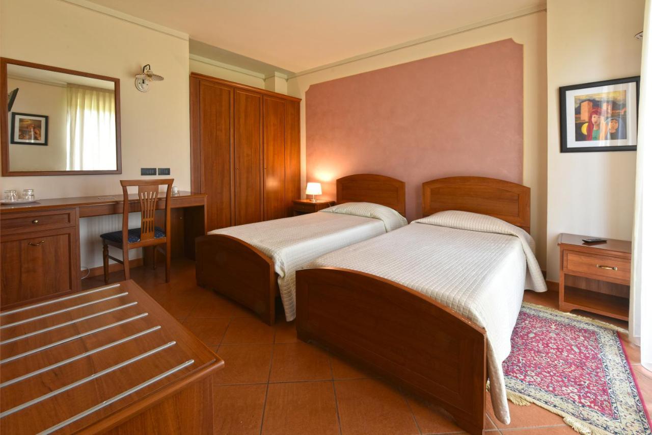 Montegrosso dʼAsti Hotel Ristorante Borgovecchio מראה חיצוני תמונה