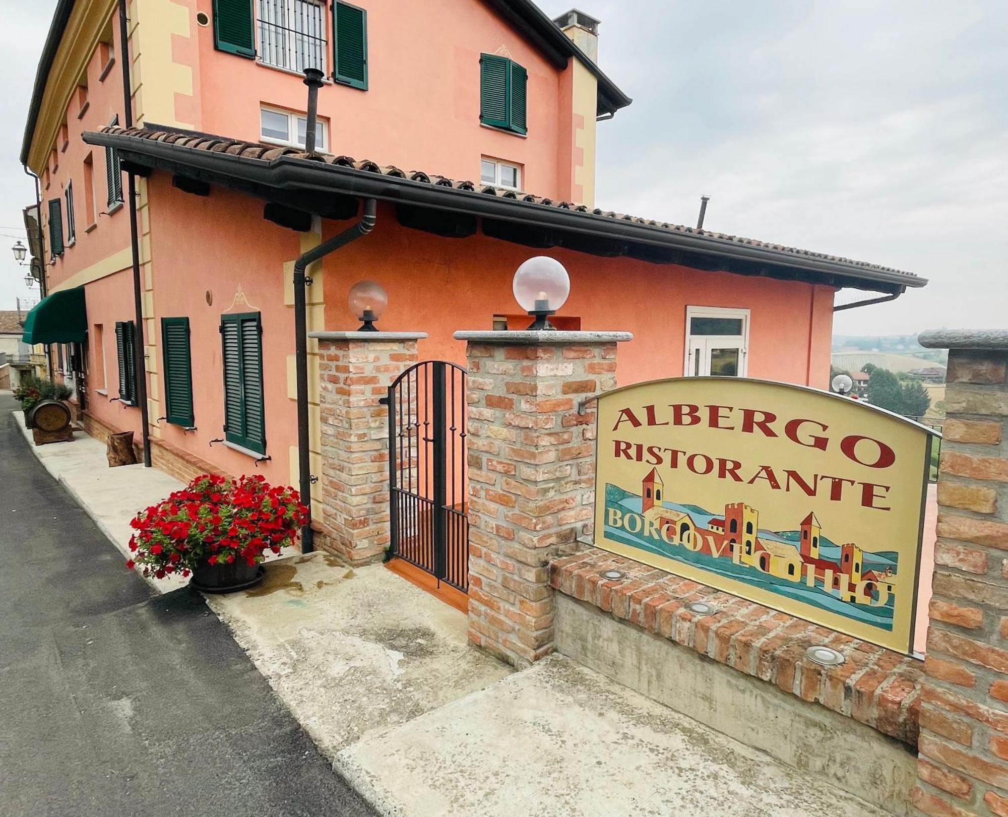 Montegrosso dʼAsti Hotel Ristorante Borgovecchio מראה חיצוני תמונה